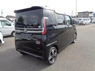 Nissan ROOX  с аукциона в Японии