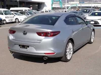 Mazda MAZDA3 лот № 156 оценка 4  с аукциона в Японии 1