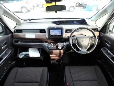 Honda FREED  с аукциона в Японии