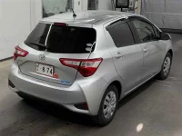 Toyota VITZ лот № 70152 оценка 3.5  с аукциона в Японии 4