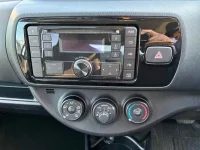 Toyota VITZ лот № 70152 оценка 3.5  с аукциона в Японии 5