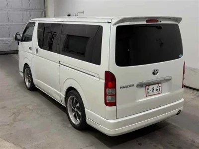 Toyota HiAce Van