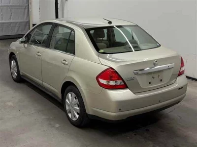 Nissan TIIDA LATIO  с аукциона в Японии