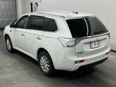 Mitsubishi OUTLANDER PHEV