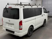 Toyota HIACE VAN лот № 85055 оценка 3.5  с аукциона в Японии 4