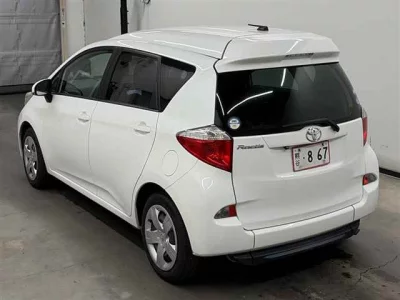 Toyota RACTIS  с аукциона в Японии