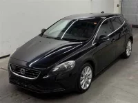 Volvo V40 лот № 20035 оценка 4  с аукциона в Японии 3