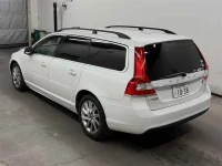 Volvo V70 лот № 35024 оценка 4  с аукциона в Японии 1