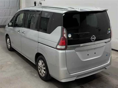 Nissan SERENA  с аукциона в Японии