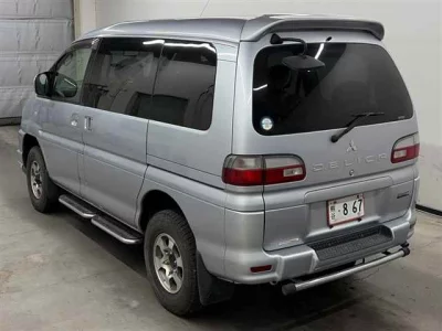 Mitsubishi DELICA