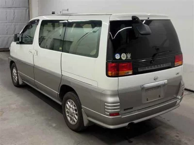Nissan ELGRAND  с аукциона в Японии