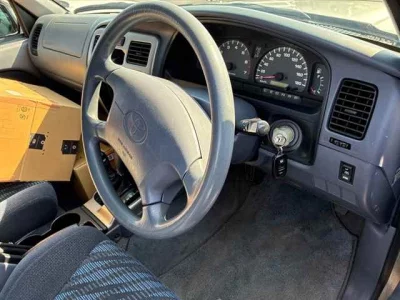 Toyota HILUX SURF  с аукциона в Японии