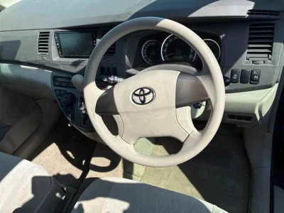 Toyota ISIS
