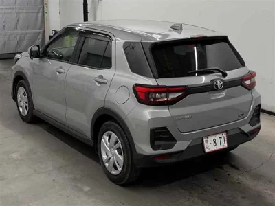 Toyota RAIZE  с аукциона в Японии