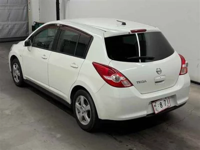 Nissan TIIDA