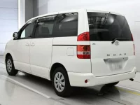 Toyota NOAH лот № 10156 оценка 3.5  с аукциона в Японии 5
