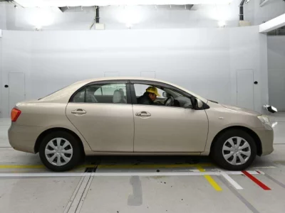 Toyota COROLLA AXIO  с аукциона в Японии