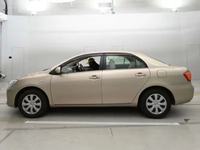 Toyota COROLLA AXIO  с аукциона в Японии