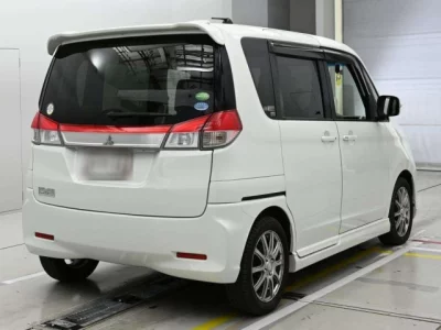 Mitsubishi DELICA D2