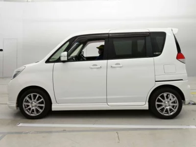 Mitsubishi DELICA D2