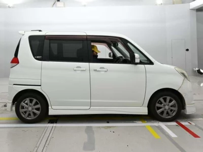 Mitsubishi DELICA D2