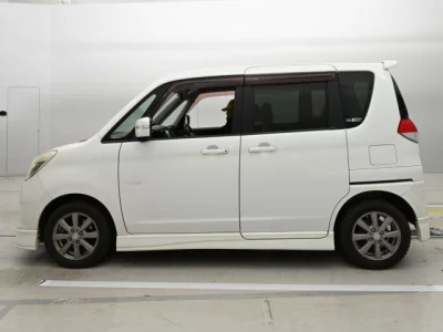 Mitsubishi DELICA D2