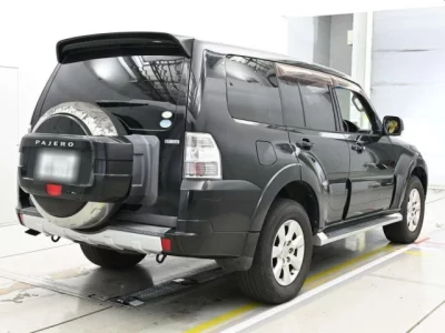 Mitsubishi PAJERO