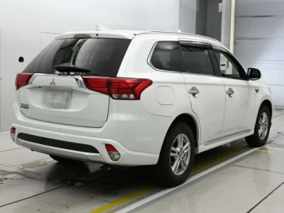 Mitsubishi OUTLANDER PHEV