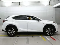 Lexus NX лот № 30365 оценка 4.5  с аукциона в Японии 2