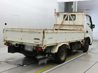 Toyota DYNA лот № 40001 оценка RA  с аукциона в Японии 1