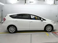 Toyota PRIUS ALPHA лот № 30037 оценка R  с аукциона в Японии 2