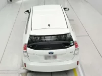 Toyota PRIUS ALPHA лот № 30037 оценка R  с аукциона в Японии 7