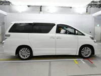 Toyota VELLFIRE лот № 30064 оценка 4  с аукциона в Японии 2