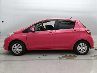 Toyota VITZ  с аукциона в Японии