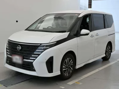 Nissan SERENA  с аукциона в Японии