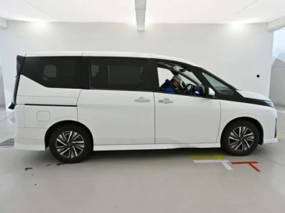 Nissan SERENA  с аукциона в Японии
