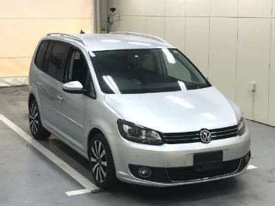 Volkswagen GOLF TOURAN