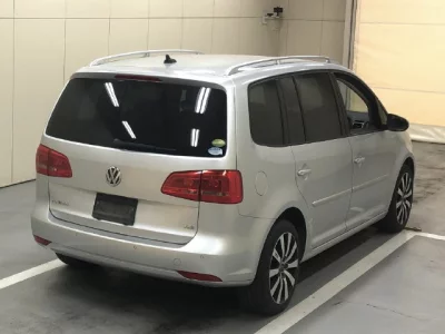 Volkswagen GOLF TOURAN
