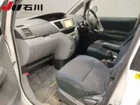 Toyota NOAH лот № 7060 оценка 3.5  с аукциона в Японии 3