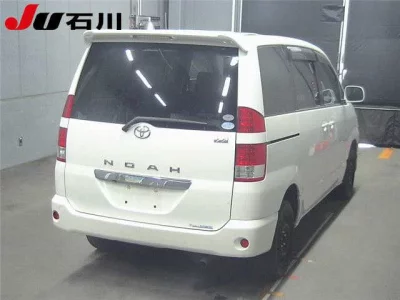 Toyota NOAH  с аукциона в Японии