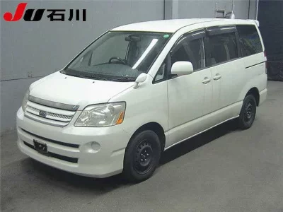 Toyota NOAH  с аукциона в Японии