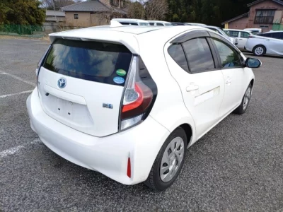 Toyota AQUA  с аукциона в Японии