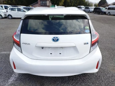 Toyota AQUA  с аукциона в Японии