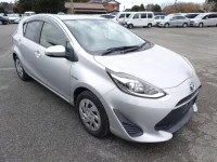 Toyota AQUA лот № 31503 оценка 3.5  с аукциона в Японии 1