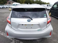 Toyota AQUA лот № 31503 оценка 3.5  с аукциона в Японии 3