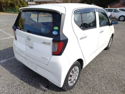 Daihatsu MIRA E S