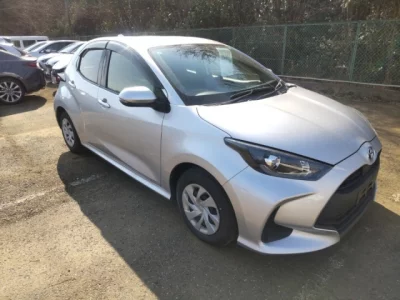 Toyota YARIS  с аукциона в Японии