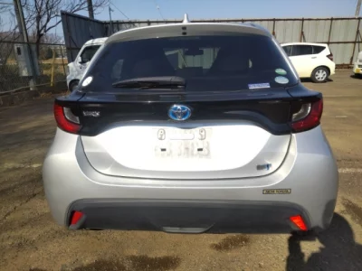 Toyota YARIS  с аукциона в Японии