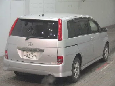 Toyota ISIS