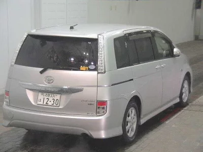 Toyota ISIS
